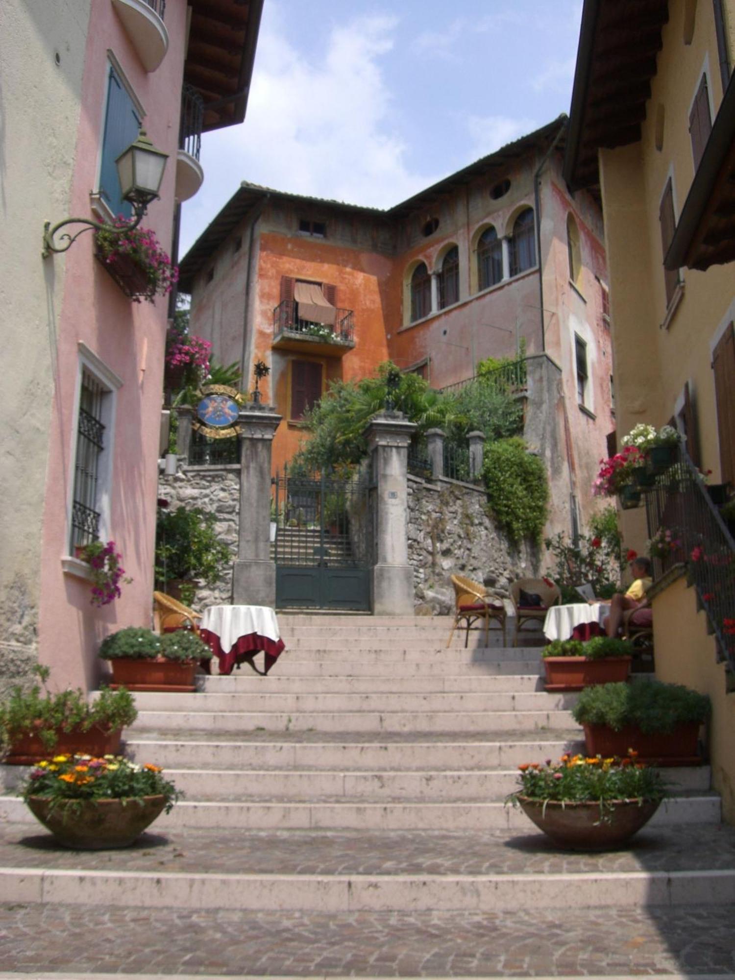 Locanda Agli Angeli Gardone Riviera Eksteriør billede