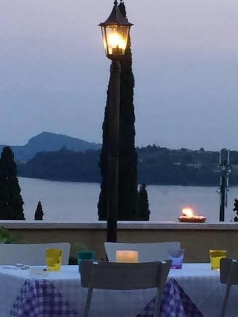 Locanda Agli Angeli Gardone Riviera Eksteriør billede